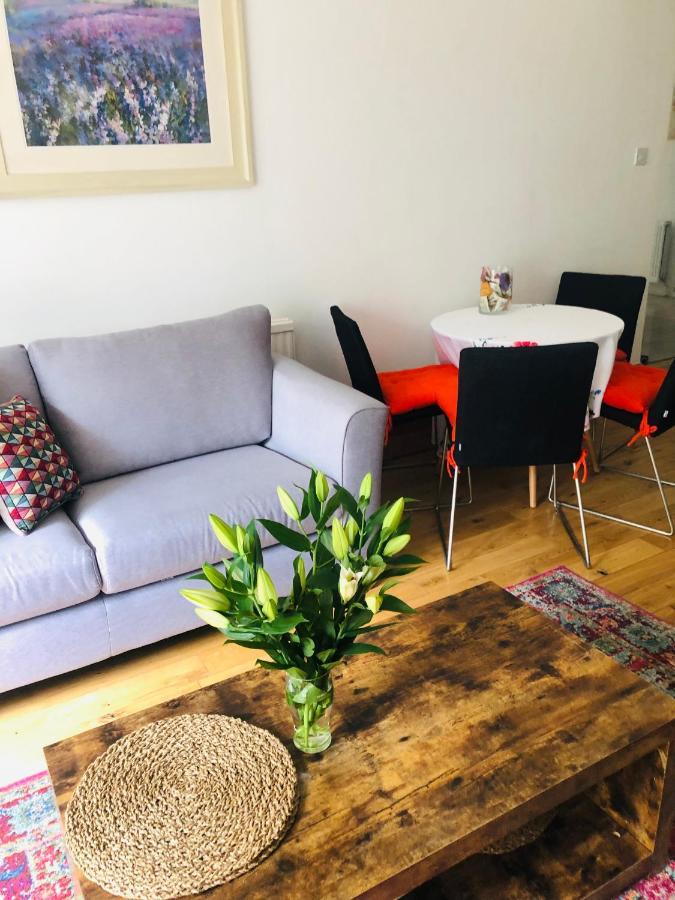 2 Bedroom Close To Camden Town * Londen