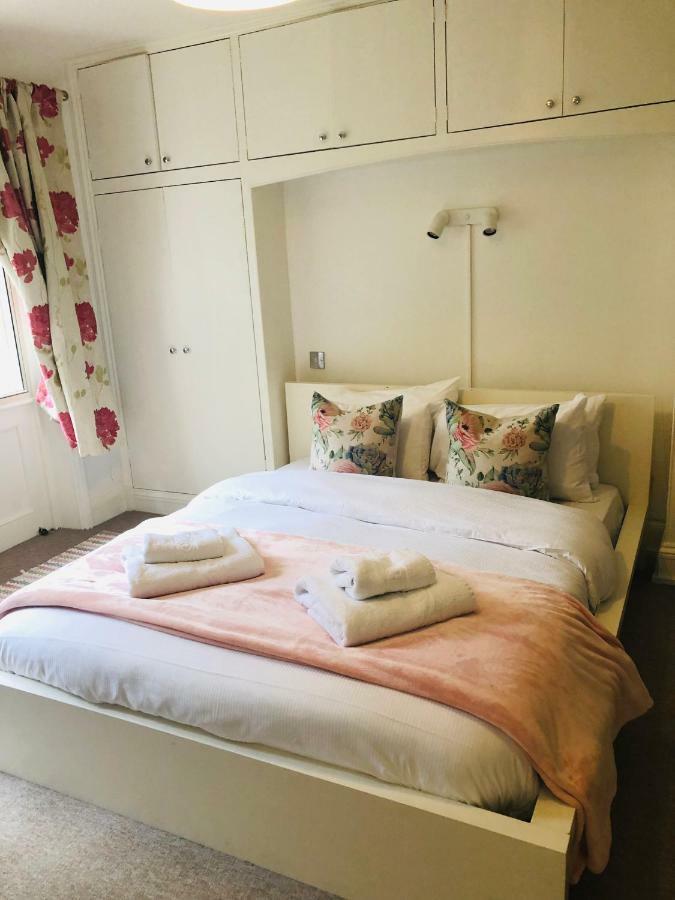 2 Bedroom Close To Camden Town * Londen
